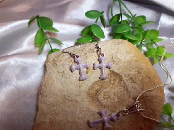 Boucles d’oreilles & pendentif croix en céramique – Image 6
