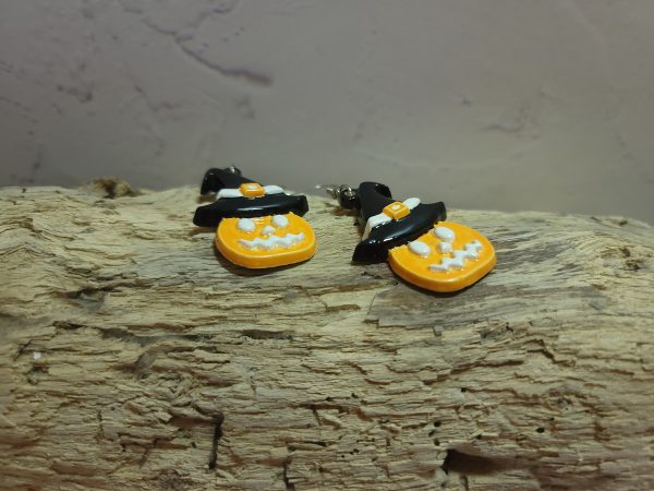 Boucles d'oreilles artisanales citrouille en céramique, accessoire idéal pour Halloween et l'automne.
