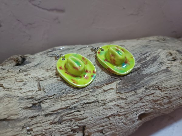 Boucles d'oreilles chapeau - Élégance en Céramique – Image 4