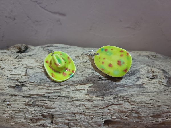 Boucles d'oreilles chapeau - Élégance en Céramique – Image 5