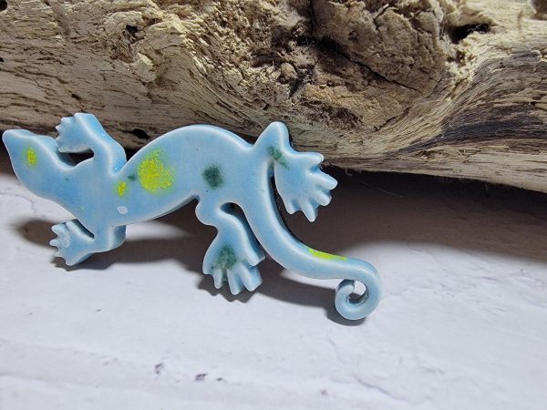 Un petit bout de nature : magnet salamandre en céramique – Image 3