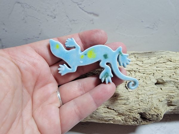 Un petit bout de nature : magnet salamandre en céramique – Image 4