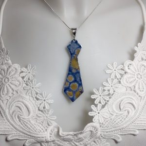 Pendentif - Cravate Artisanal Élégant