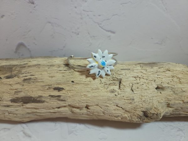 Bracelet Fleur en Céramique – Élégance Naturelle
