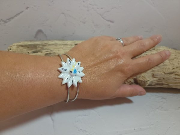Bracelet Fleur en Céramique – Élégance Naturelle – Image 3