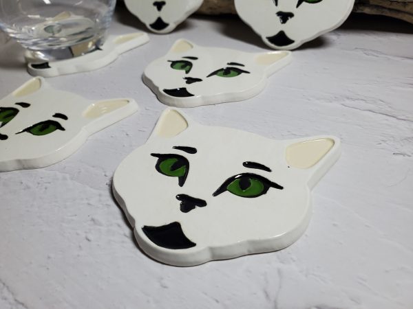 Sous-verre en céramique, design tête de chat, fait main.