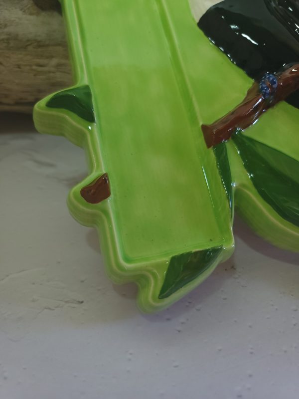 Décoration toucan tropicale en céramique avec emplacement pour thermomètre – Élégance exotique et utilité combinées, parfait pour embellir votre intérieur avec une touche naturelle et pratique.