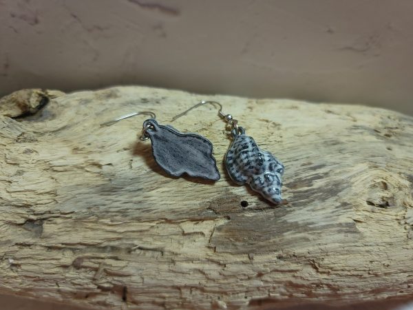 Boucles coquillage en céramique – bijou marin élégant – Image 4