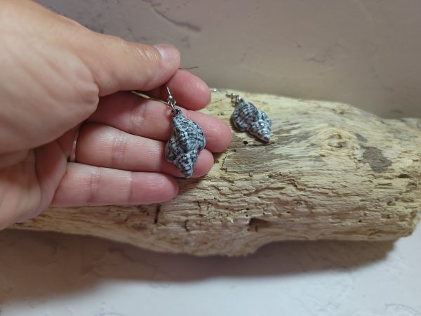 Boucles coquillage en céramique – bijou marin élégant – Image 5
